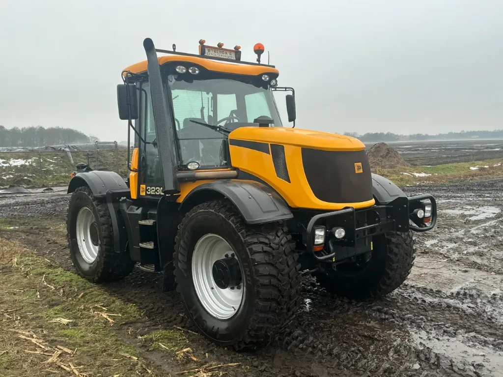 Trattore agricolo JCB 3230 Fastrac 2007 - immagine 2