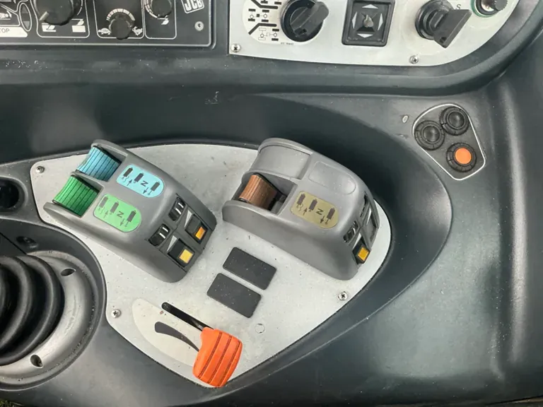 Trattore agricolo JCB 3230 Fastrac 2007 - immagine 11