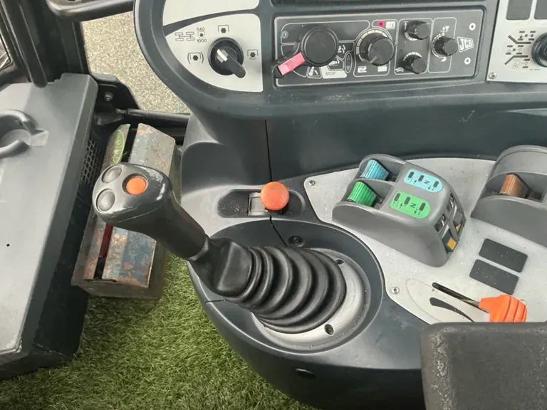 Trattore agricolo JCB 3230 Fastrac 2007 - immagine 10