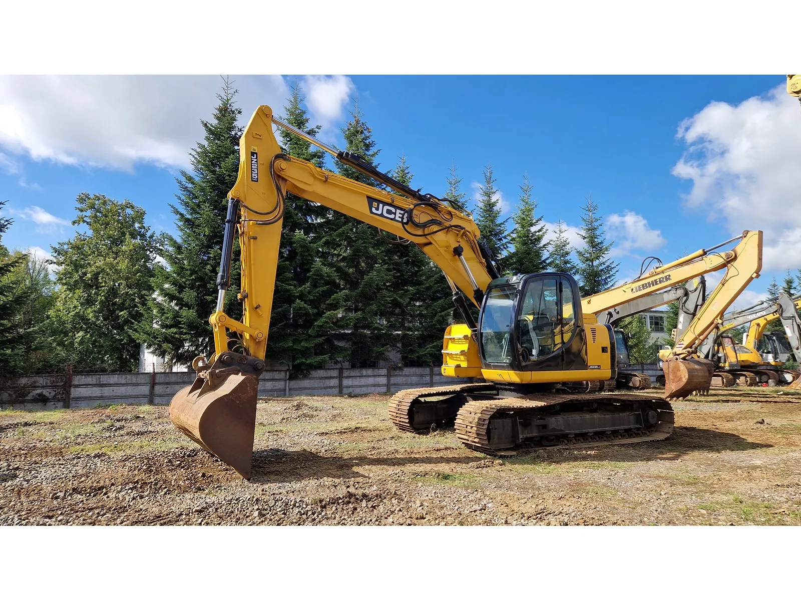Escavatore cingolato JCB JZ235LC 2014