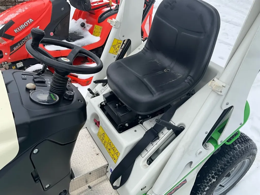 2023 Etesia BPHPX2 4x4 Trattore tagliaerba - immagine 12