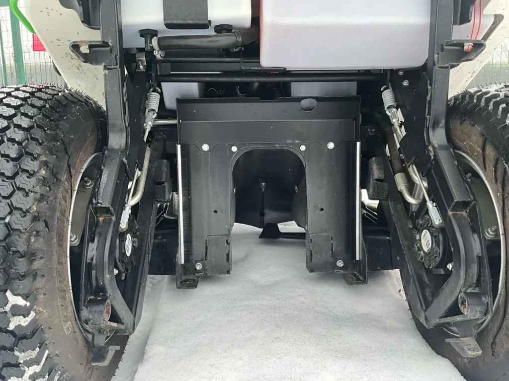 2023 Etesia BPHPX2 4x4 Trattore tagliaerba - immagine 5