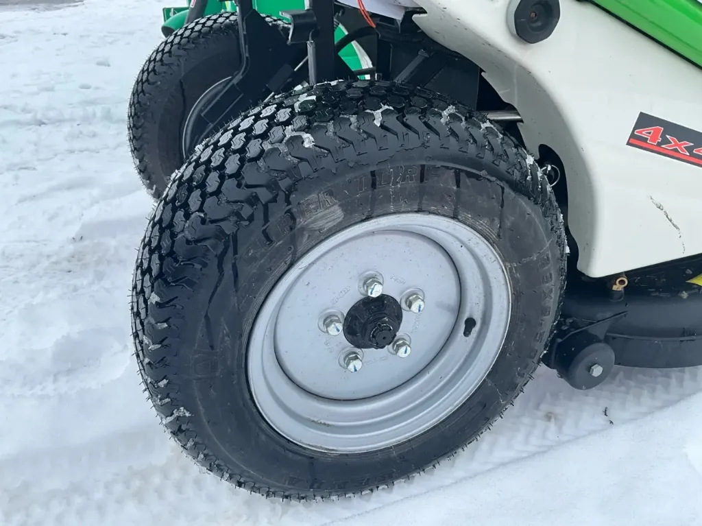 2023 Etesia BPHPX2 4x4 Trattore tagliaerba - immagine 10