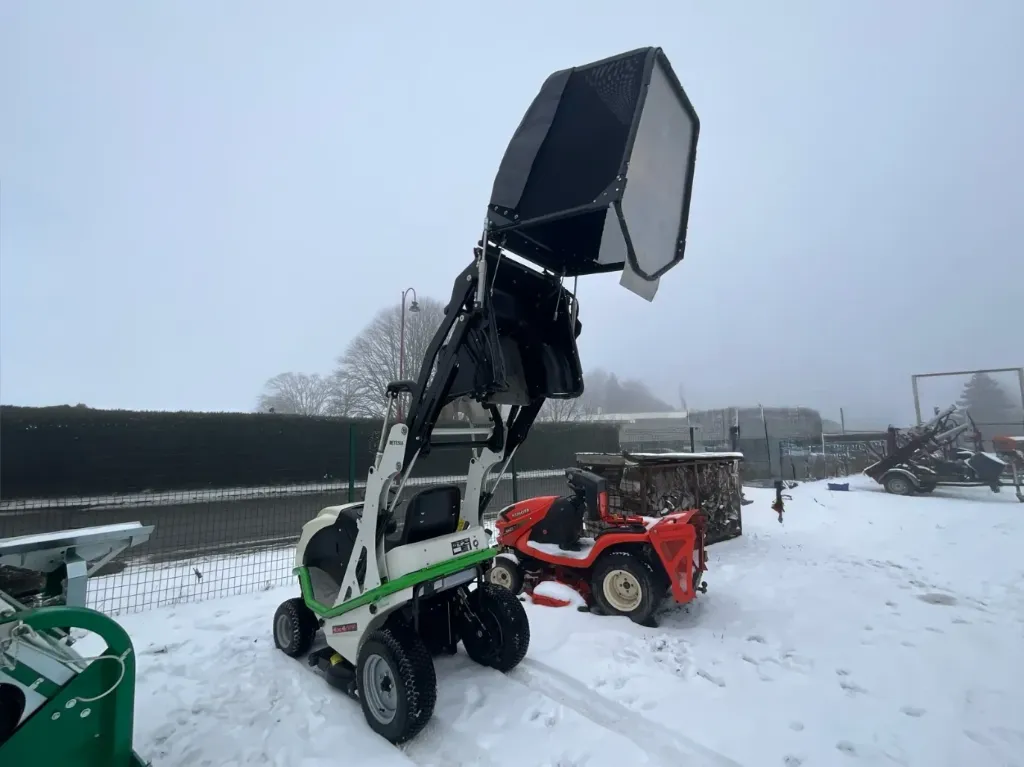 2023 Etesia BPHPX2 4x4 Trattore tagliaerba - immagine 25