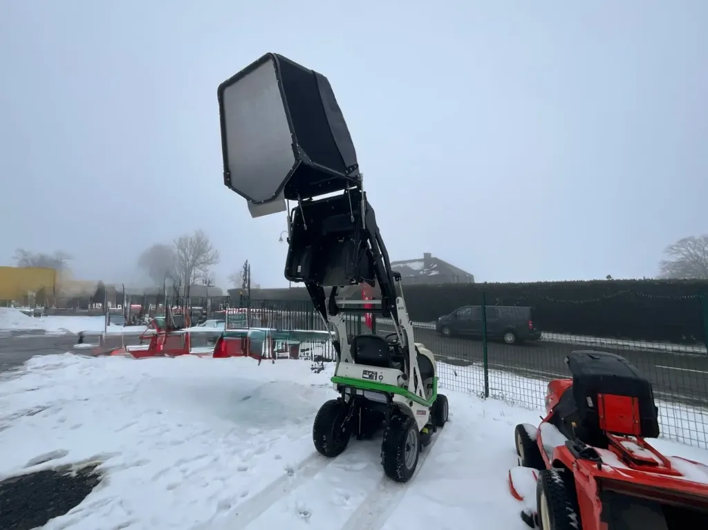 2023 Etesia BPHPX2 4x4 Trattore tagliaerba - immagine 27