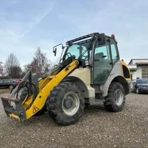 Pala gommata escavatore KRAMER 8075