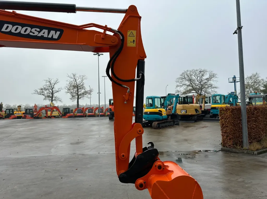 Doosan - 2018 - DX55-9C - Escavatore medio - immagine 36