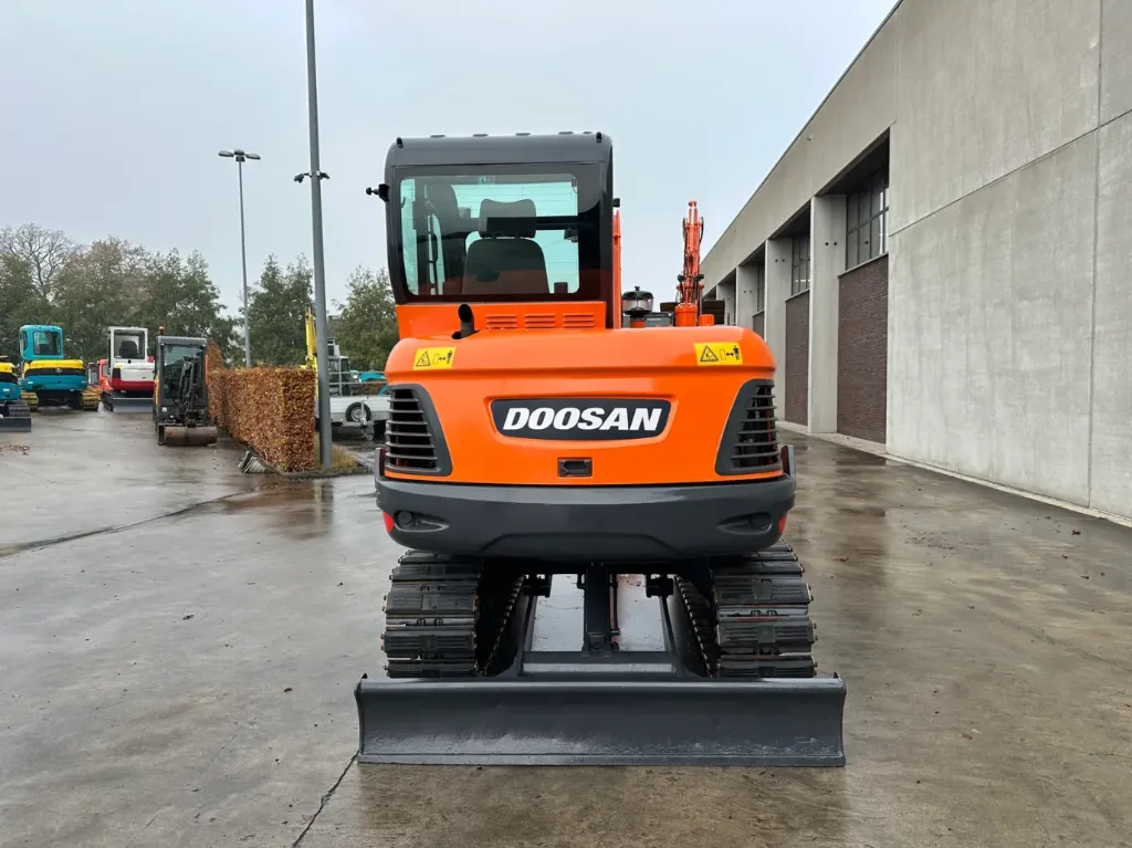 Doosan - 2018 - DX55-9C - Escavatore medio - immagine 2
