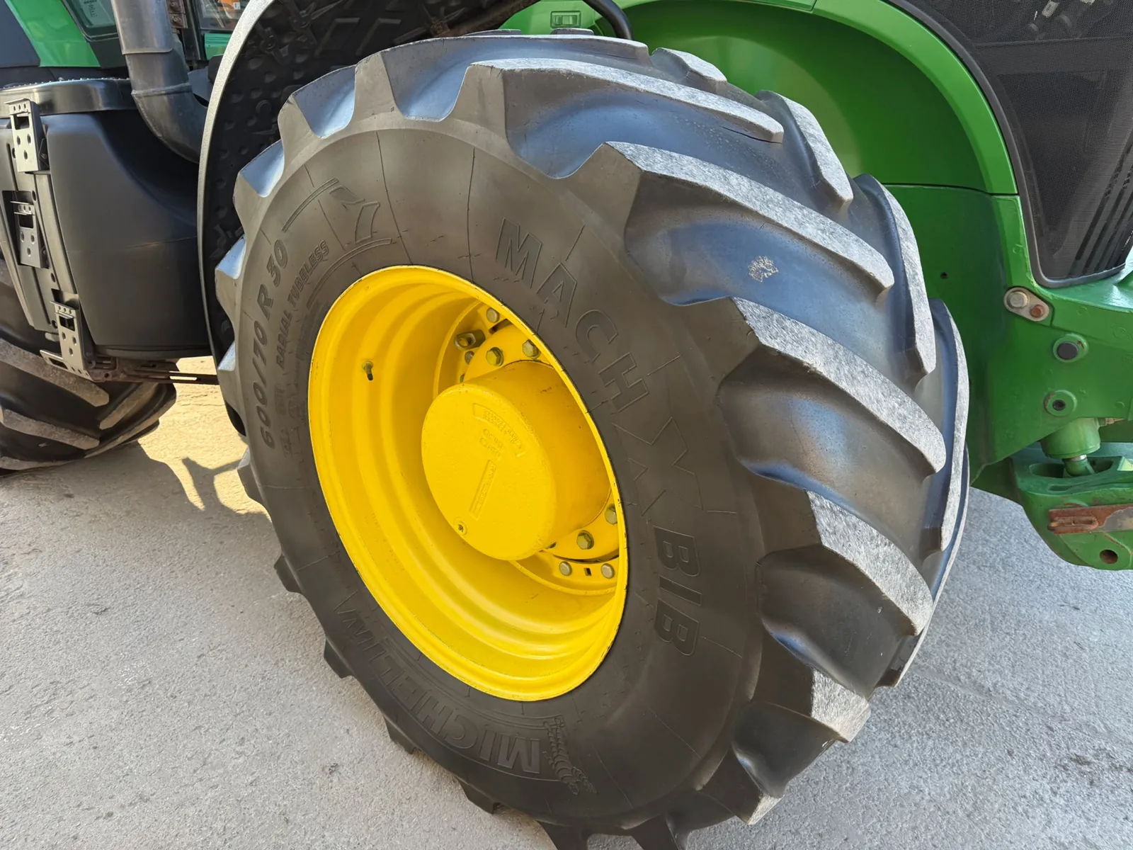 John Deere - 2013 - 7230R - Trattore agricolo a trazione integrale - immagine 24