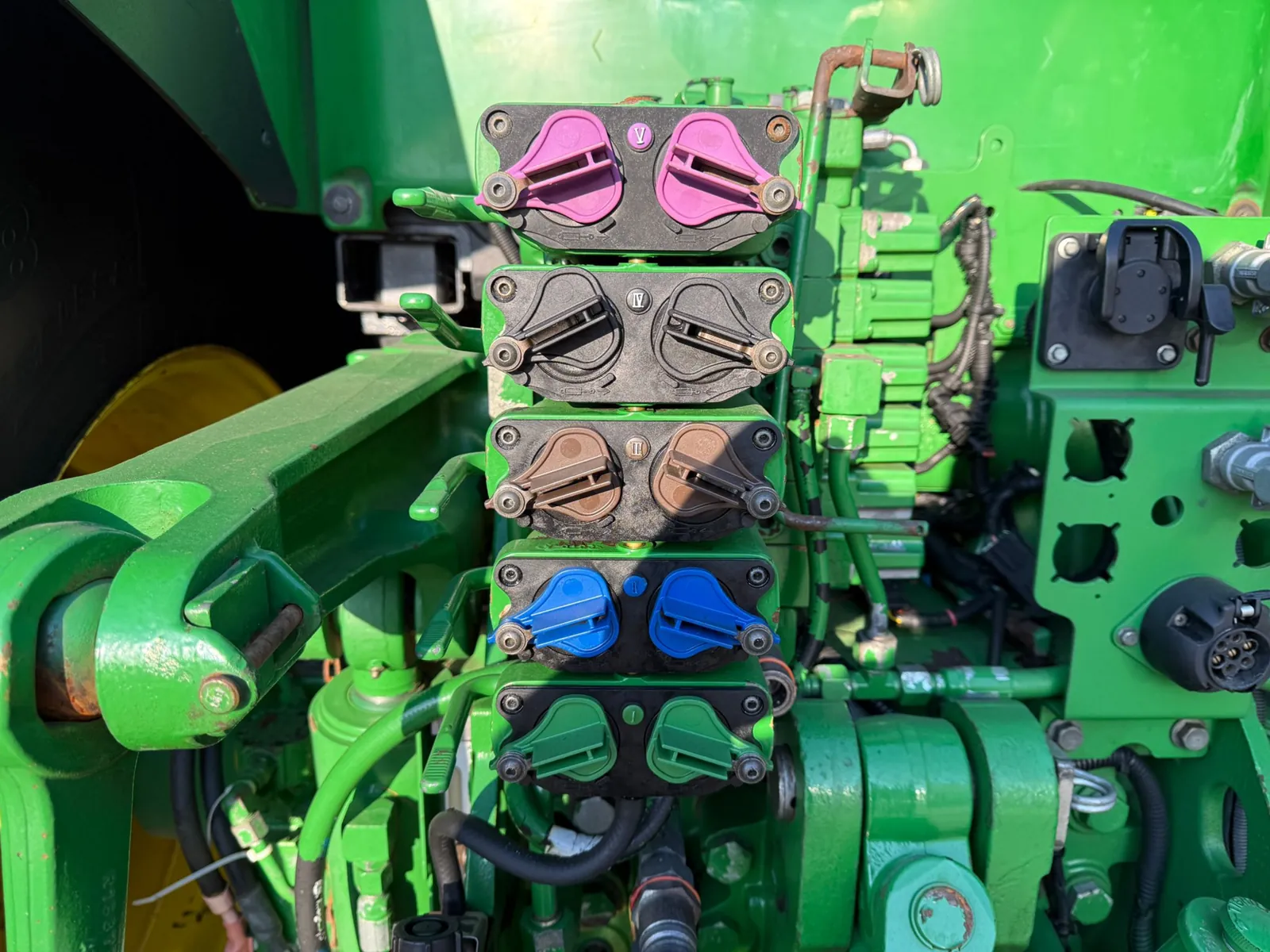 John Deere - 2013 - 7230R - Trattore agricolo a trazione integrale - immagine 18