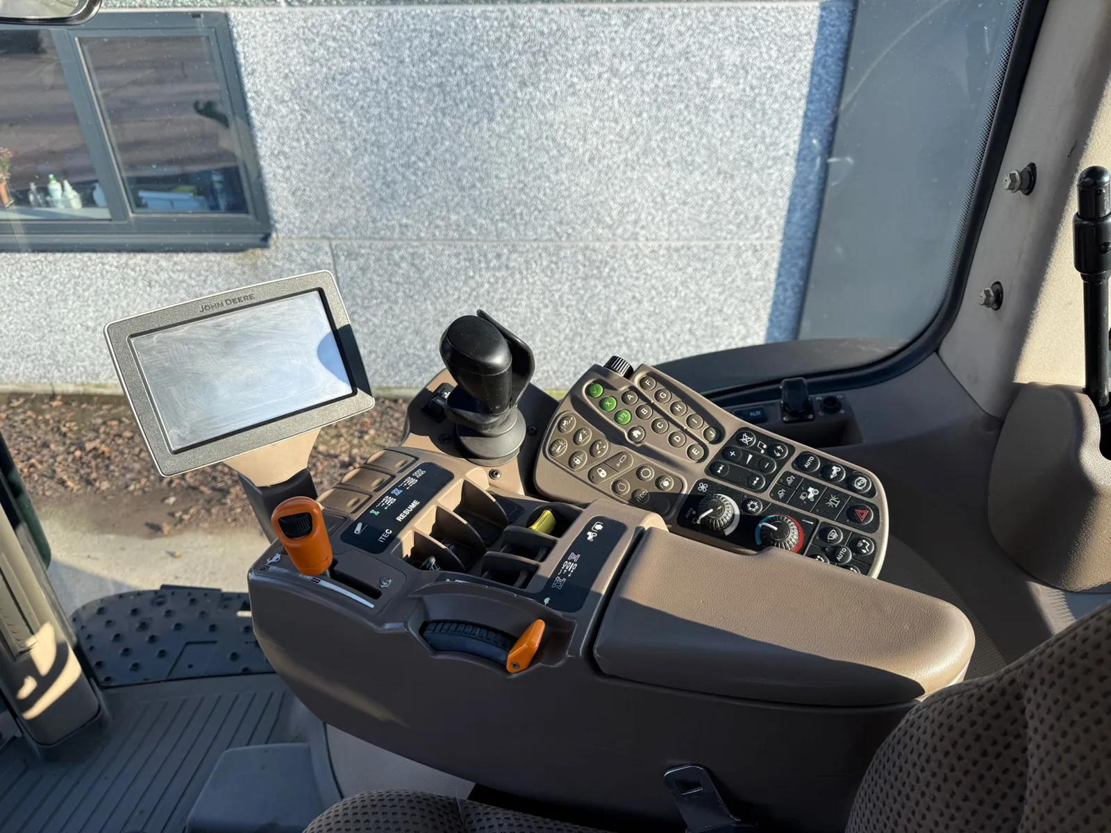 John Deere - 2013 - 7230R - Trattore agricolo a trazione integrale - immagine 37