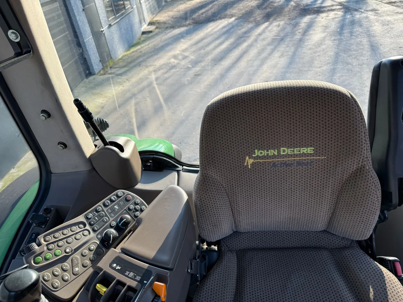 John Deere - 2013 - 7230R - Trattore agricolo a trazione integrale - immagine 42