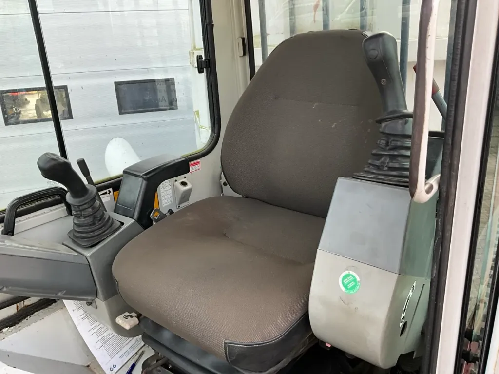 Caricatore cingolato a rotazione Takeuchi TCR50 - immagine 26