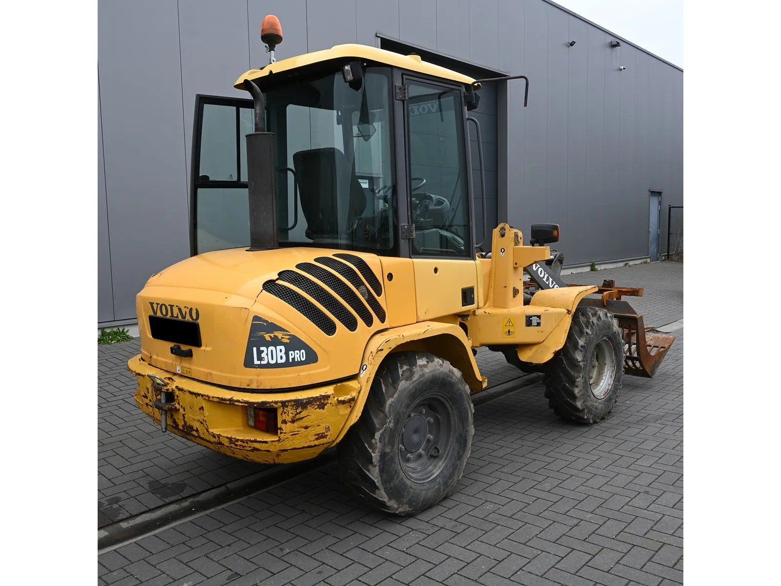 2002 – L30B – Pala gommata - immagine 8