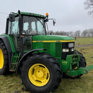 Trattore agricolo John Deere 6610 Farm del 2001 con trasmissione integrale