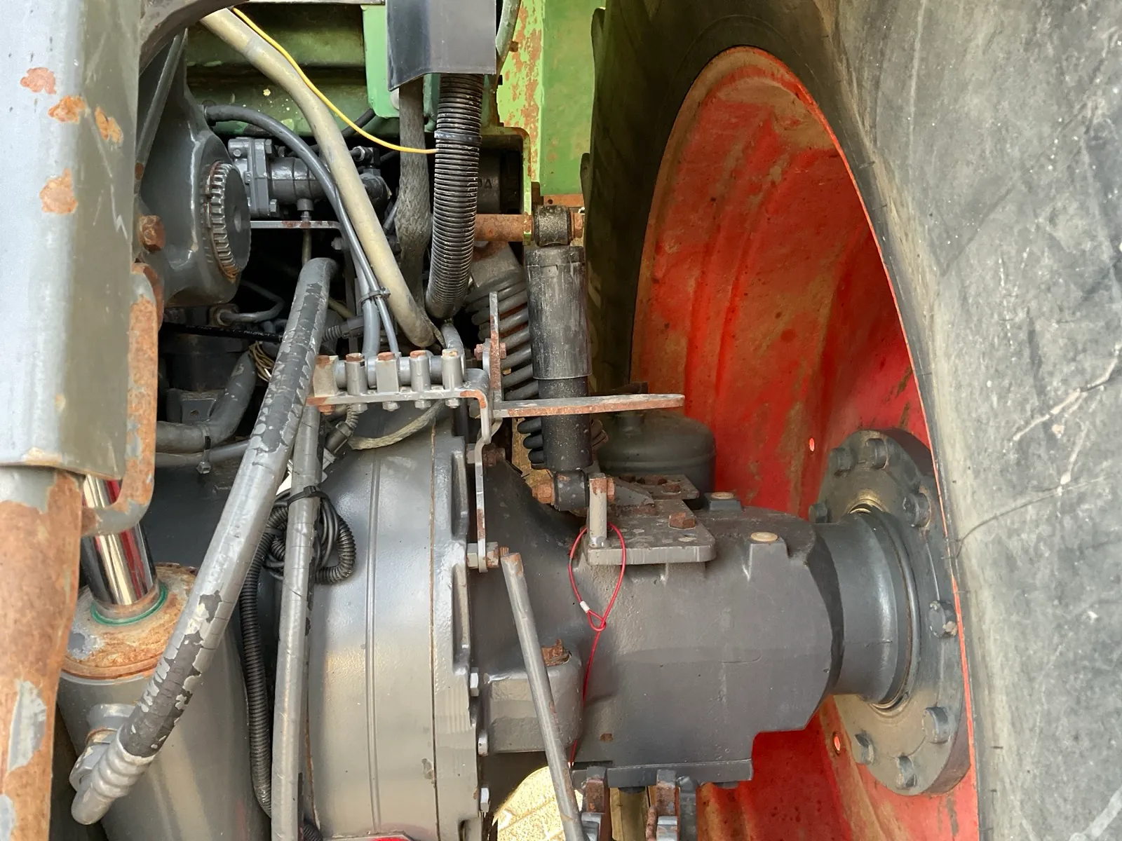 Trattore agricolo Fendt 916 Vario TMS a trazione integrale del 2004 - immagine 50