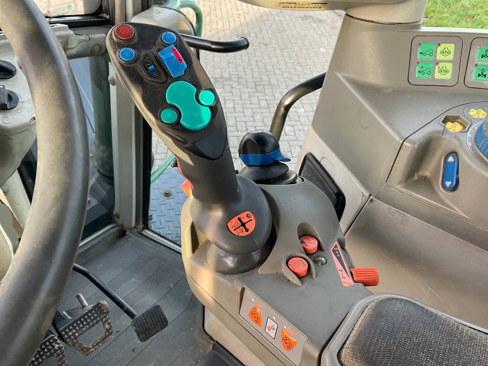 Trattore agricolo Fendt 916 Vario TMS a trazione integrale del 2004 - immagine 61