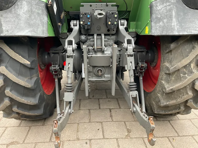 Trattore agricolo Fendt Farmer 410 Vario a trazione integrale del 2000 - immagine 24