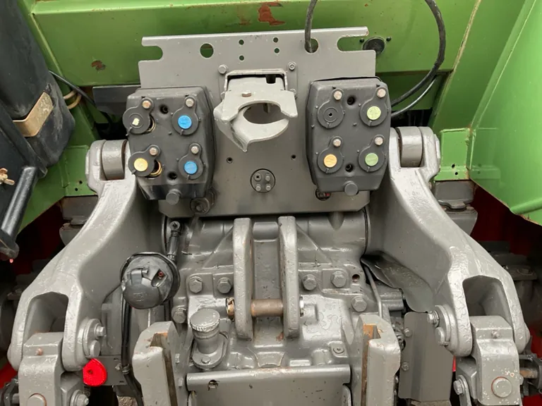 Trattore agricolo Fendt Farmer 410 Vario a trazione integrale del 2000 - immagine 25