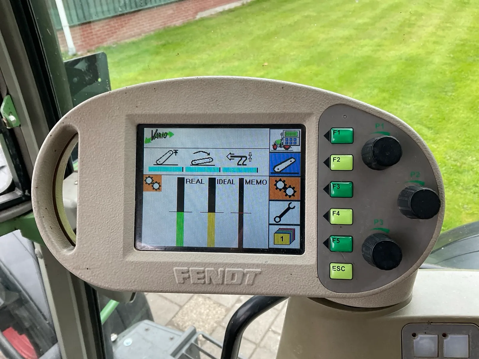 Trattore agricolo Fendt Farmer 410 Vario a trazione integrale del 2000 - immagine 36