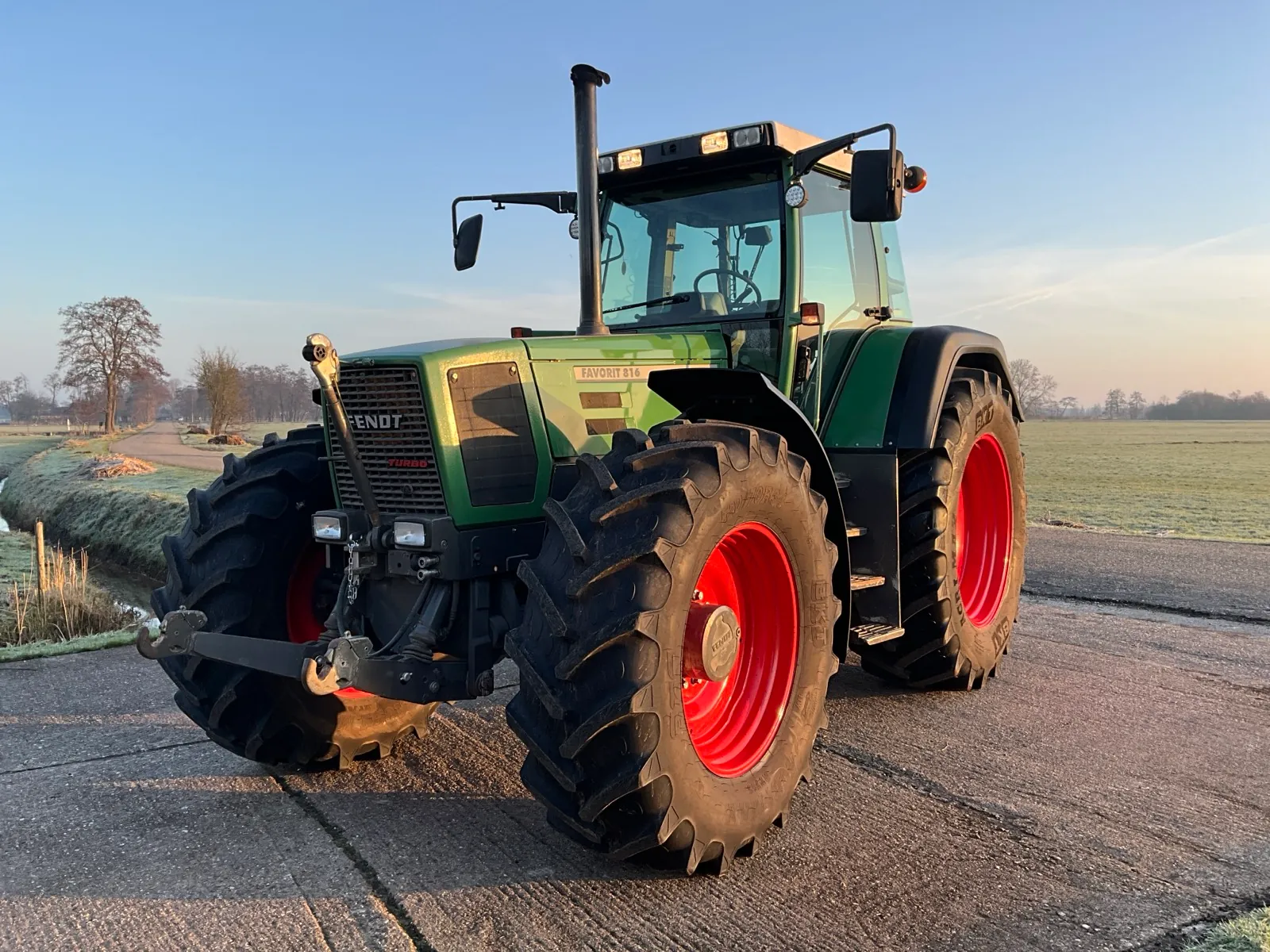 Trattore agricolo Fendt Favorit 816 Turboshift a trazione integrale del 1996 - immagine 3