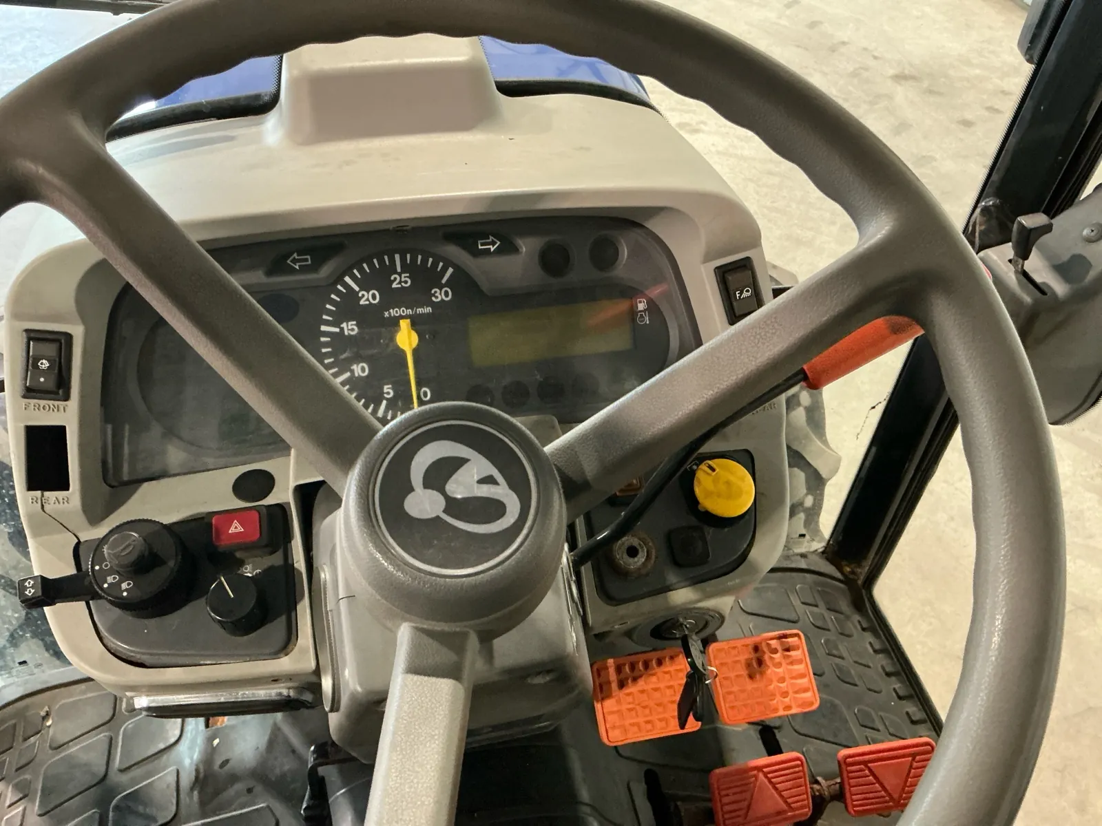 Trattore agricolo Iseki TG5390 2x4 del 2012 - immagine 18