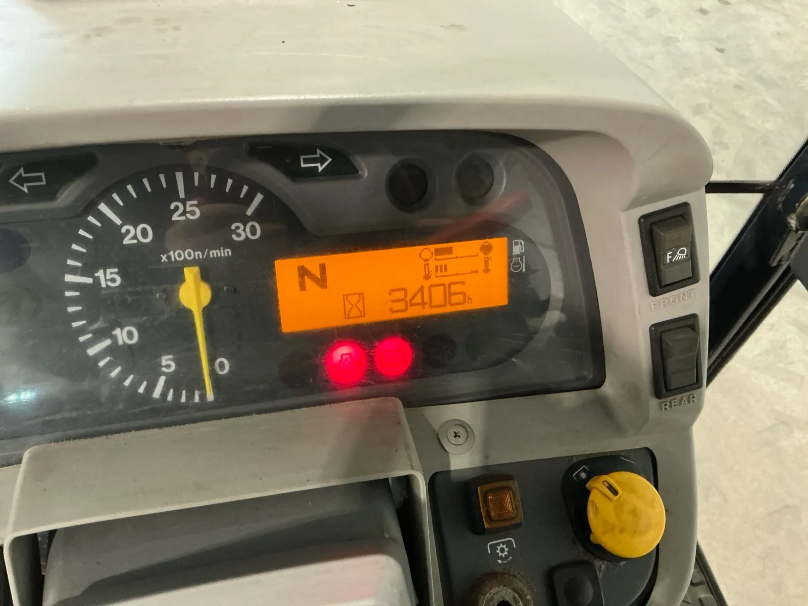 Trattore agricolo Iseki TG5390 2x4 del 2012 - immagine 19