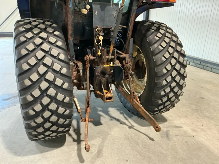 Trattore agricolo Iseki TG5390 2x4 del 2012 - immagine 10