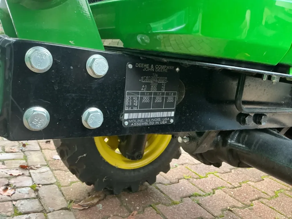 Trattore John Deere E02 a quattro ruote motrici 2022 - immagine 5