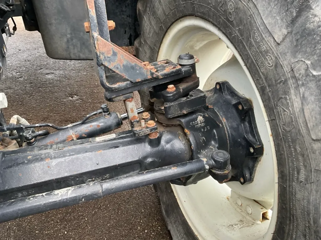 Trattore agricolo New Holland TS135A a quattro ruote motrici, del 2009 - immagine 17