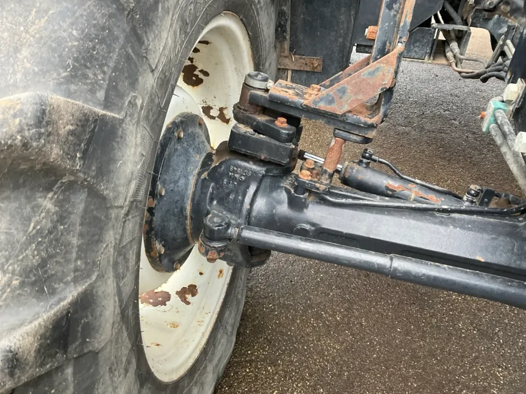 Trattore agricolo New Holland TS135A a quattro ruote motrici, del 2009 - immagine 16