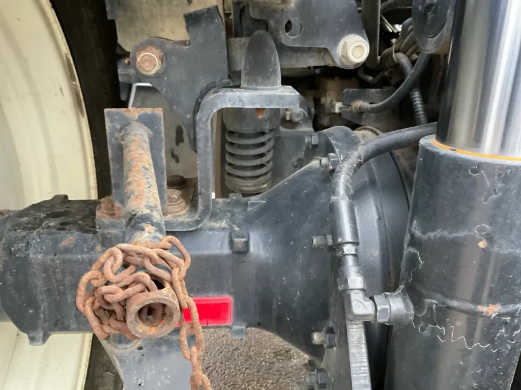 Trattore agricolo New Holland TS135A a quattro ruote motrici, del 2009 - immagine 13