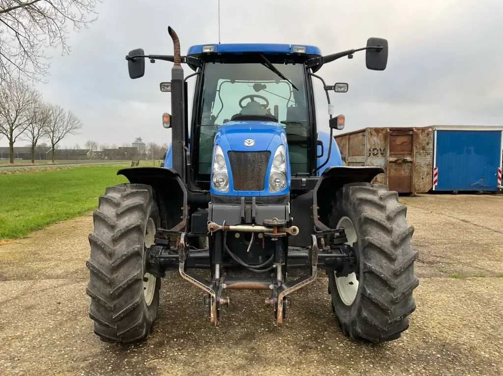 Trattore agricolo New Holland TS135A a quattro ruote motrici, del 2009 - immagine 21