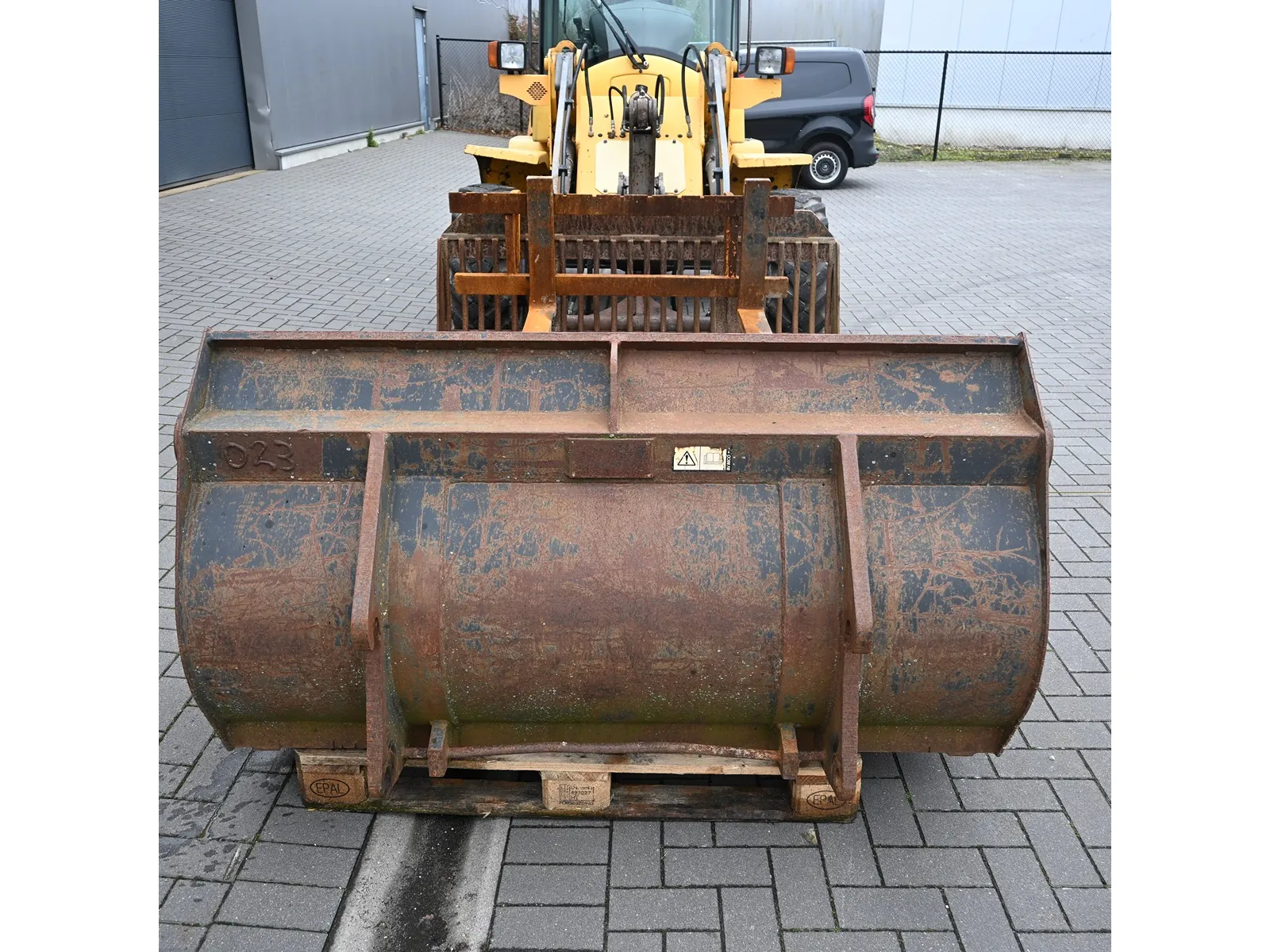 2002 – L30B – Pala gommata - immagine 11